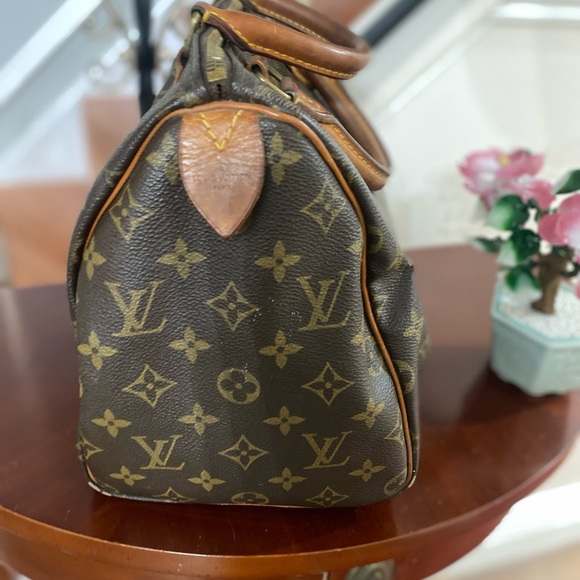 Vintage Louis Vuitton speedy Handbag - Picture 7 of 12